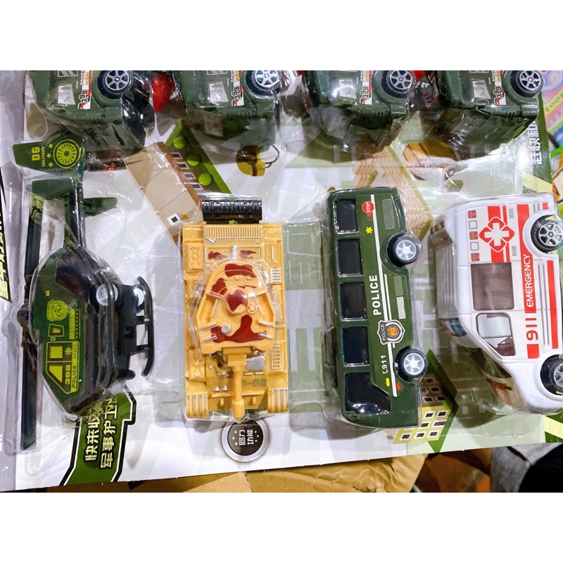 Vỉ 12 chiếc xe địa hình siêu đẹp