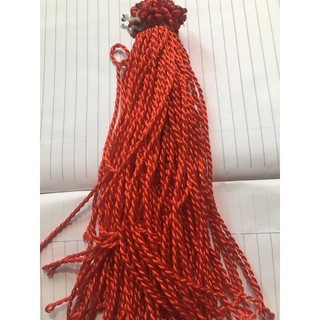 10 dây chỉ đỏ may mắn