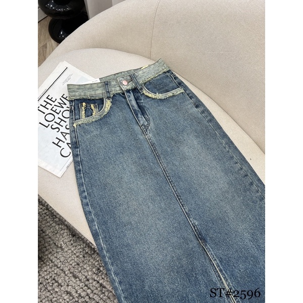 Chân váy jean dáng dài tua rua