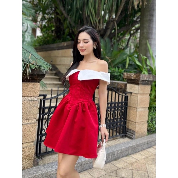 Đầm trễ vai