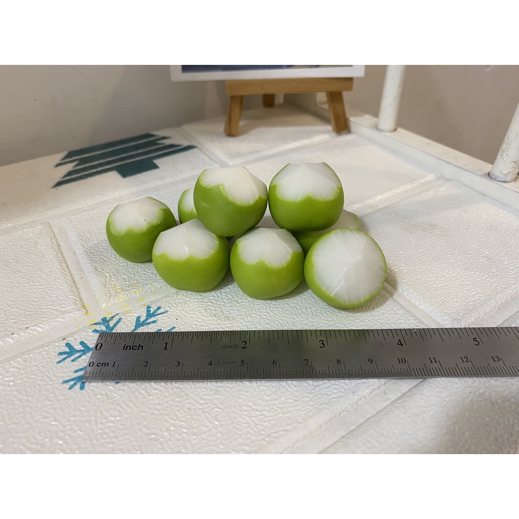 Mô hình trái dừa xanh chặt từ đất sét tỉ lệ 1/6 trái cây mini