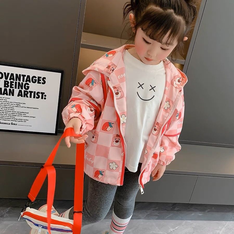 Gấu dâu Áo khoác áo gió hoạt hình bé gái