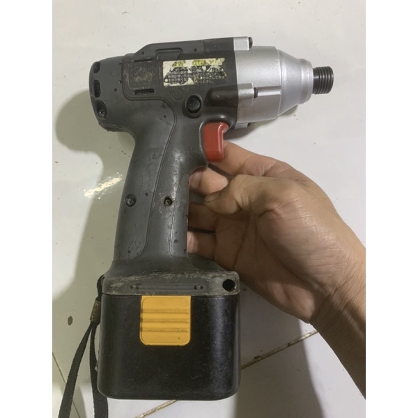 Máy bắt vít National EZT604 12v