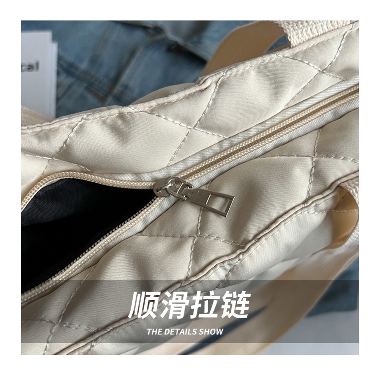 Túi Tote Đeo Vai Sức Chứa Lớn Thêu Họa Tiết Kim Cương Màu Trơn Thời Trang Mùa Đông 2023 Cho Nữ