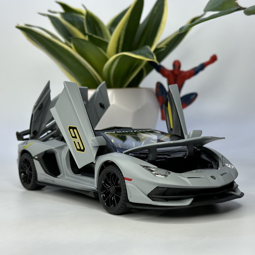 Mình hình siêu xe Lamborghini Aventador SVJ 63 tỷ lệ 1:24 bằng kim loại
