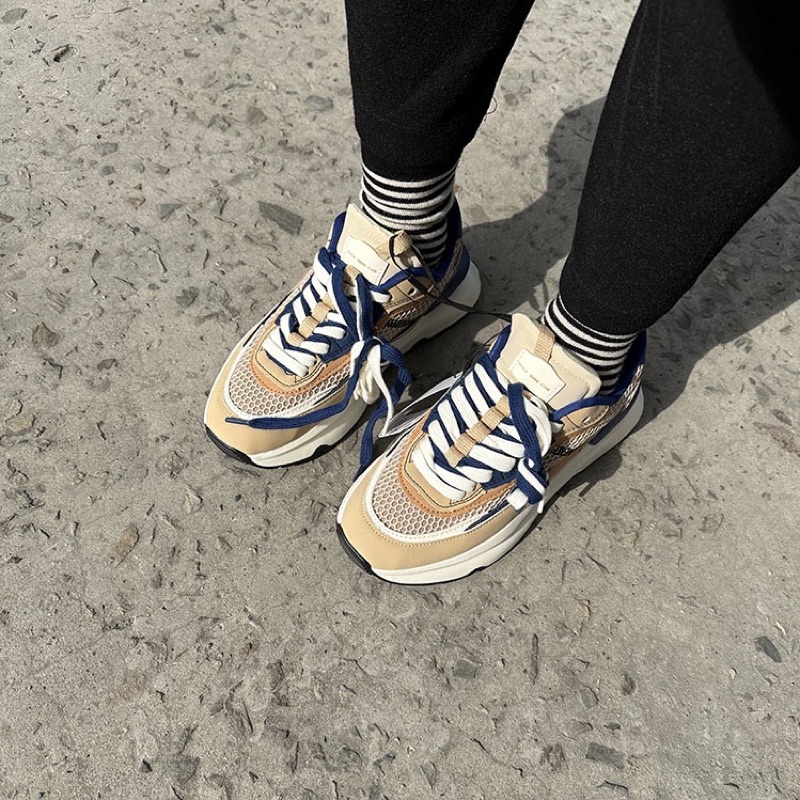 Giày thể thao Stra