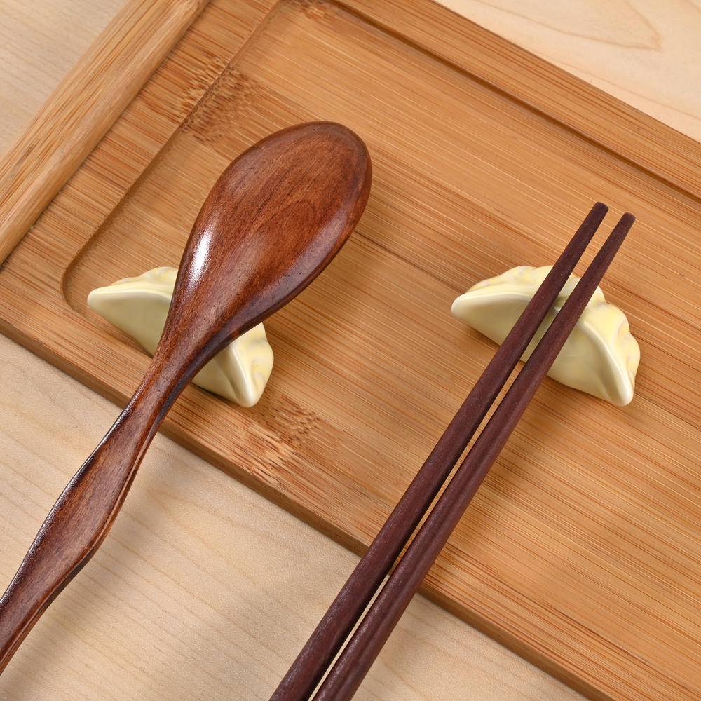1 Giá Gác Đũa Hình Bánh Bao Bằng Sứ Dễ Thương