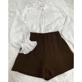 Quần short ống rộng