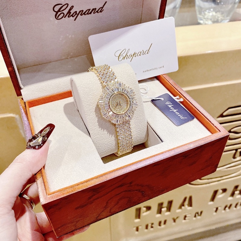 Đồng hồ nữ chopard mặt tròn đính đá máy Quartz Thiết Kế Full Đá Pha Lê. Đồng Đô Cao Cấp vàng gold