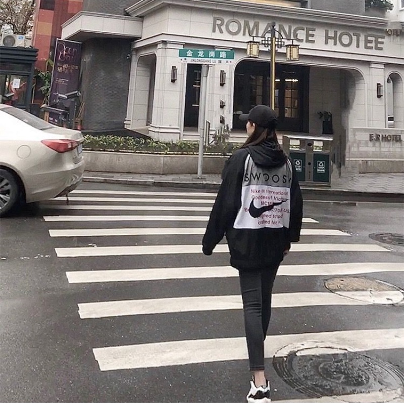 Áo Khoác Gió Nike 100% Phối Màu Có Khóa Kéo Phong Cách Thể Thao Cho Nam Nữ