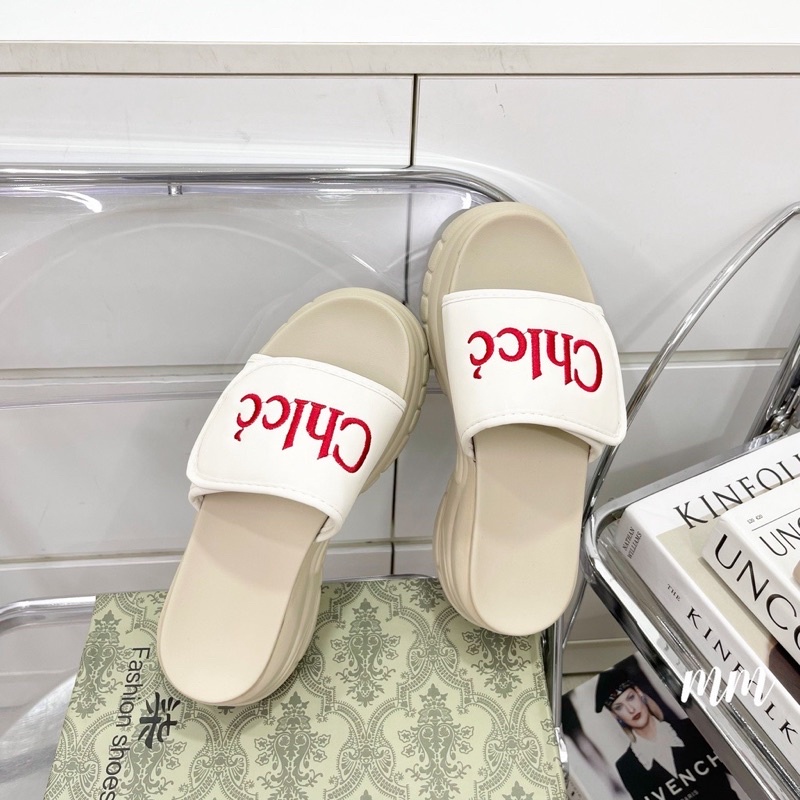 Dép đế xuồng chữ thêu CHLCC đế nhẹ cao 5cm hàng quảng châu full hộp
