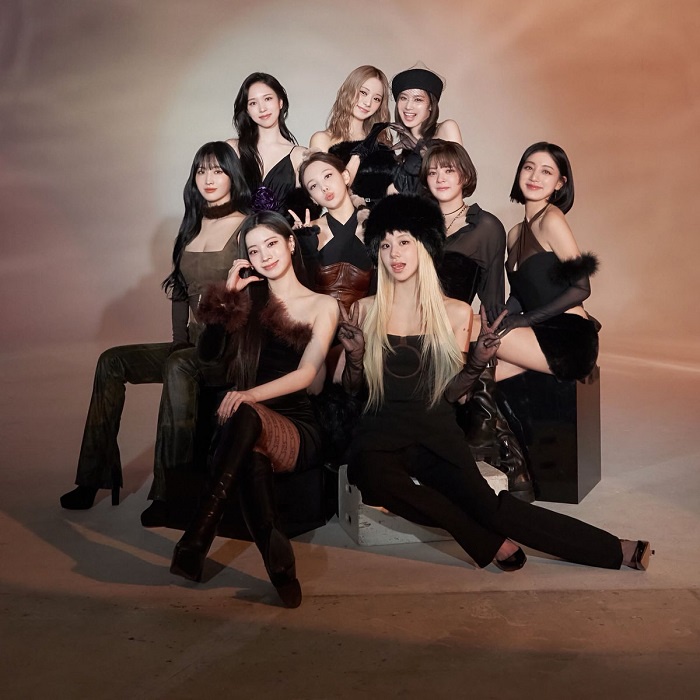 TWICE -  12th Mini Album