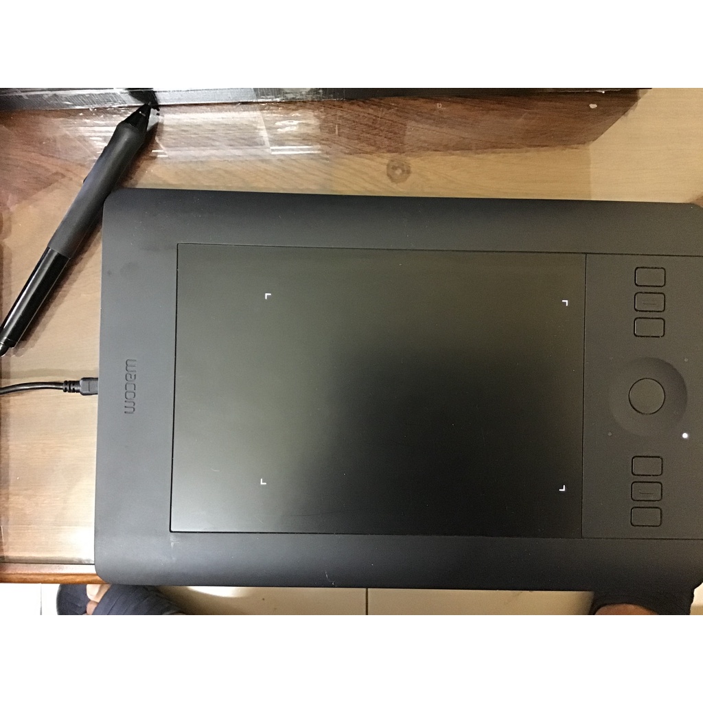 Bảng vẽ Wacom intuos pro S PTH-451
