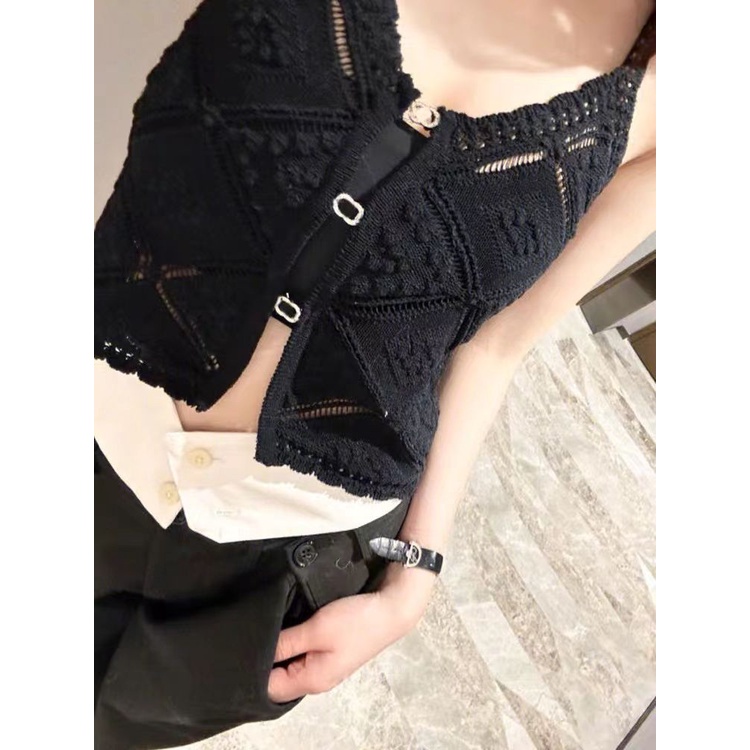 Áo Dệt Kim Hai Dây Phối Nút In Chữ Blackpink jennie Thời Trang Gợi Cảm