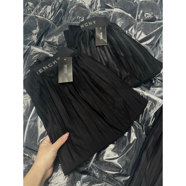 Chân váy xếp ly gyvenchy