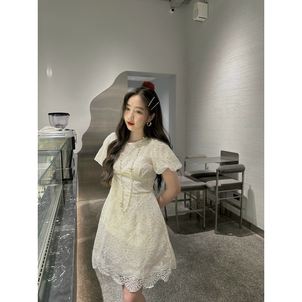 Đầm Ren Hai Lớp Phối Cổ Ngọc Xinh Mã KH8