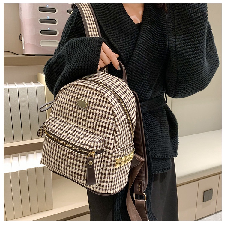 Ba Lô Da Kẻ Sọc Caro Đính Đinh Tán Thời Trang Cho Nữ