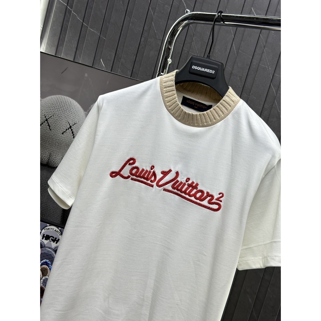 Áo T-shit Louis Vuitton logo thêu ngực phối cổ LA on web