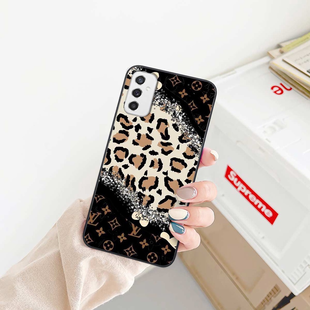 Ốp lưng Samsung M52 5G hình họa tiết thương hiệu thời trang, chất lượng rẻ bền đẹp