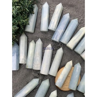 Trụ đá màu xanh Calcite