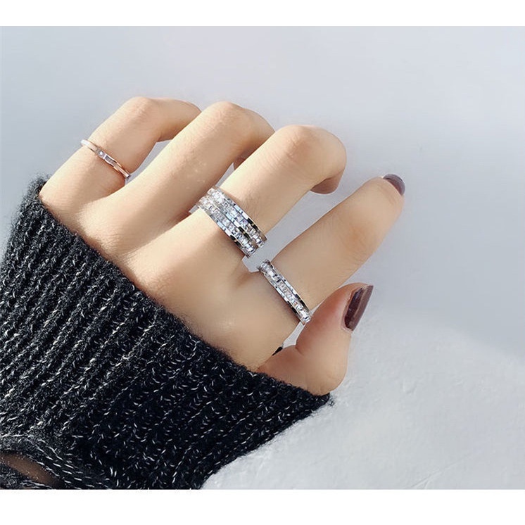 Nhẫn Cặp Bằng Thép Titan Không Phai Màu Đính Đá Zircon Chất Lượng Cao