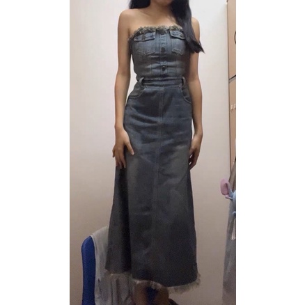 Váy đầm jeans cup ngực dáng dài thắt dây sau điều chỉnh eo lai tua phối nút form chữ A đi chơi du lịch