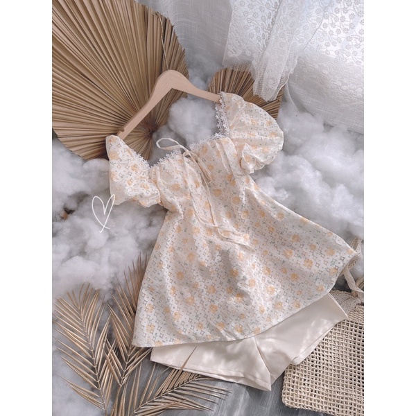 SET ÁO BBD REN CỔ CÚP NGỰC HOA VÀNG + SHORT KEM ANGI HOME