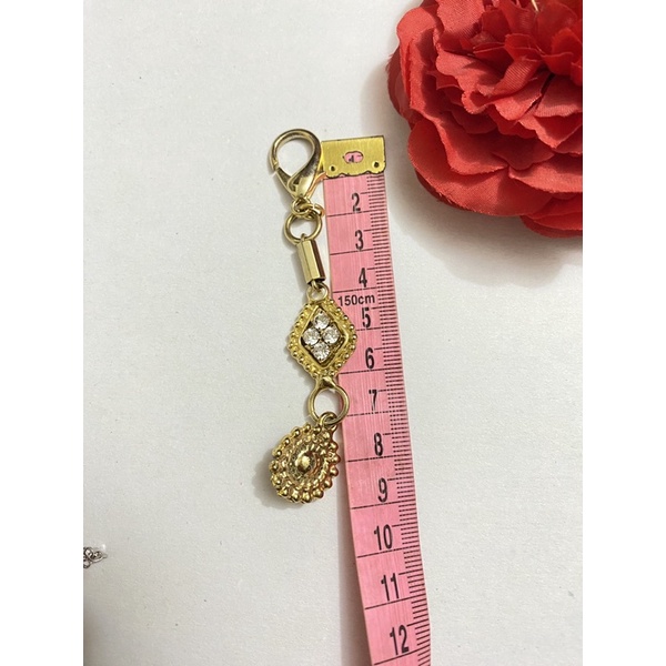 Móc khoá gắn đá si nhật