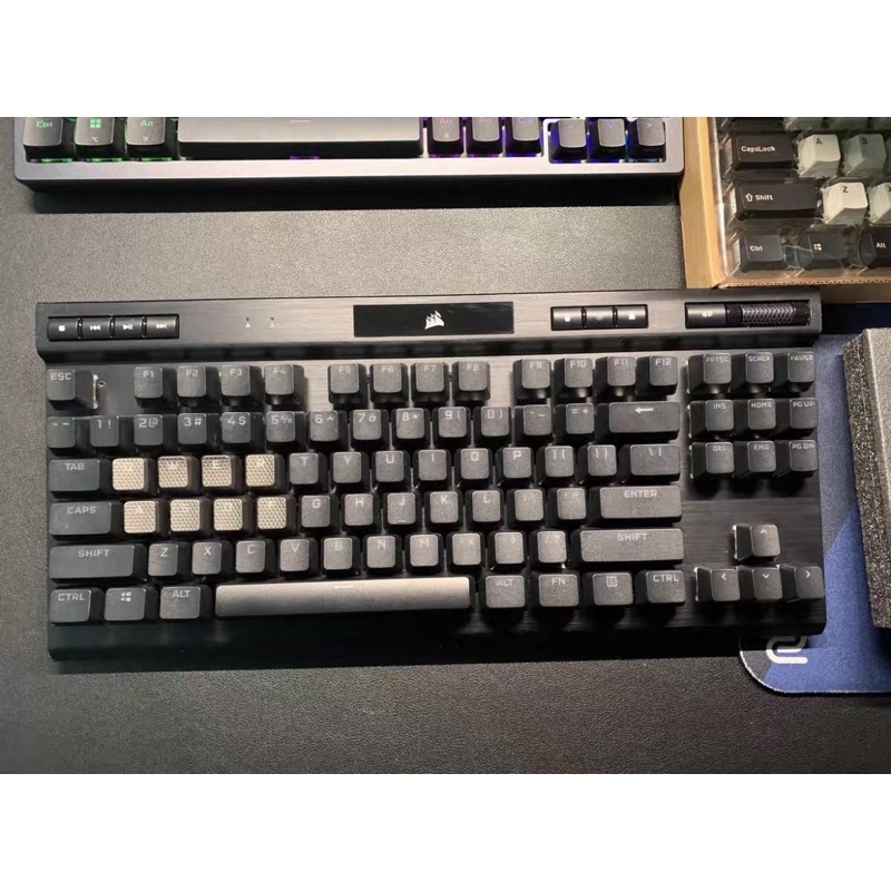 Bàn phím cơ Corsair K70 TKL RGB Champion Series 99%