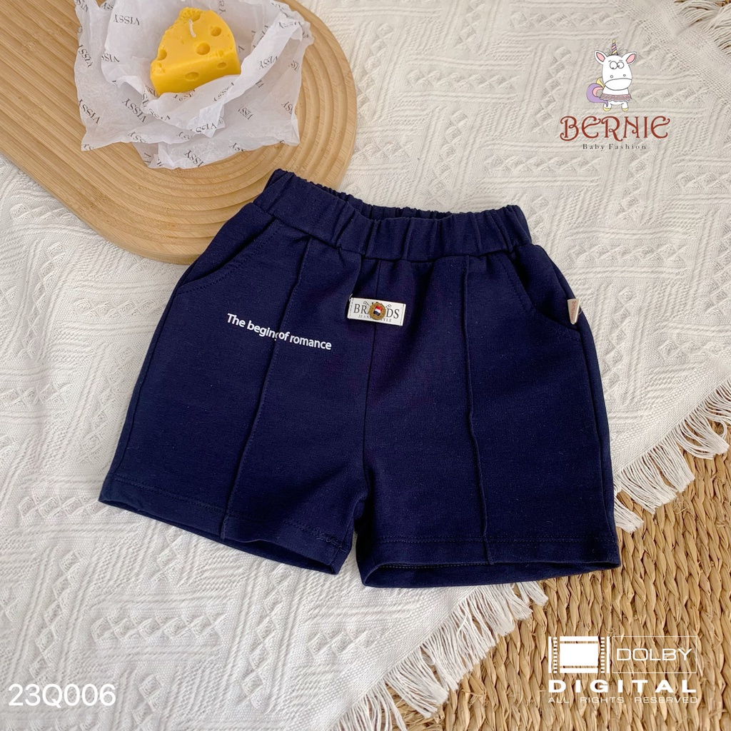 Quần đùi da cá đính tag in chữ Bernie cho bé trai