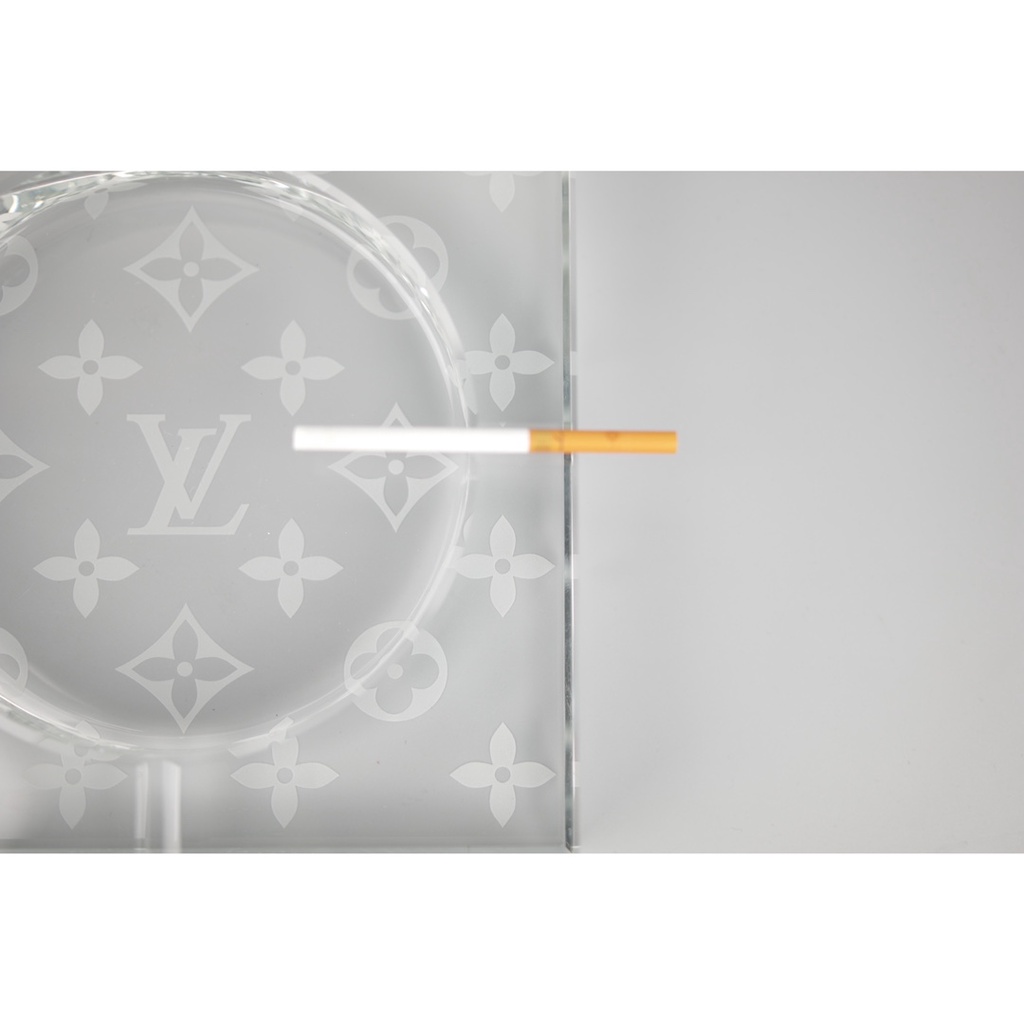 Gạt Tàn Thủy Tinh Cao Cấp Lv Presbyopic!