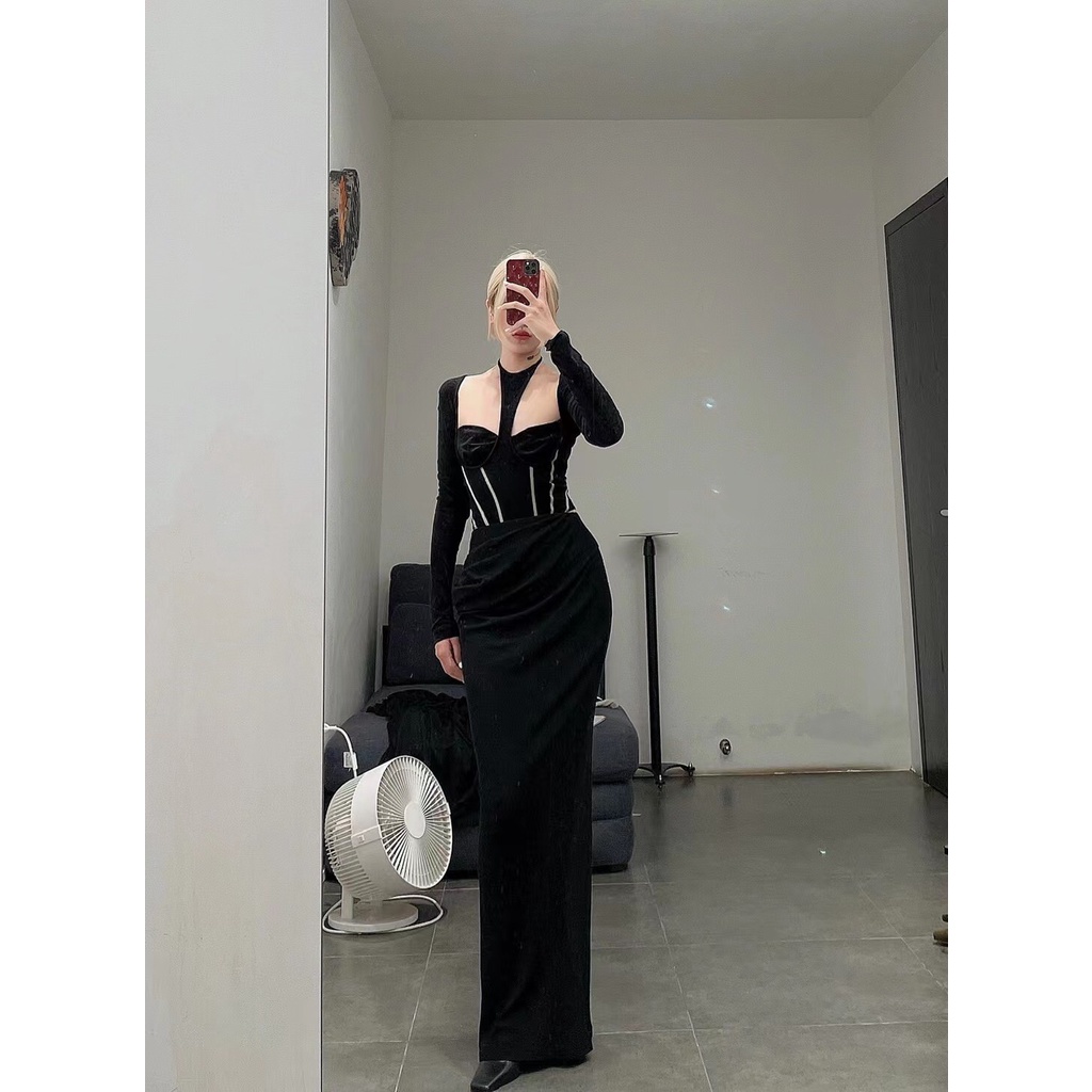 Áo thiên nga bodysuit thời trang cao cấp thương hiệu OUDE WAAG thiết kế khoét ngực ôm sát, gợi cảm