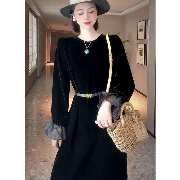 Váy nhung tay dài viền bèo voan dáng A