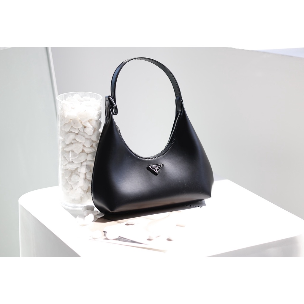 Túi quai xách W188-26 KẸP NÁCH NEW hàng fullbox nguyên seal kèm bill 2 mầu chủ đạo : Trắng & Đen