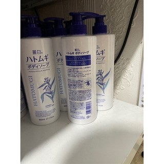 Sữa Tắm ý dĩ  800ml Nhật Bản