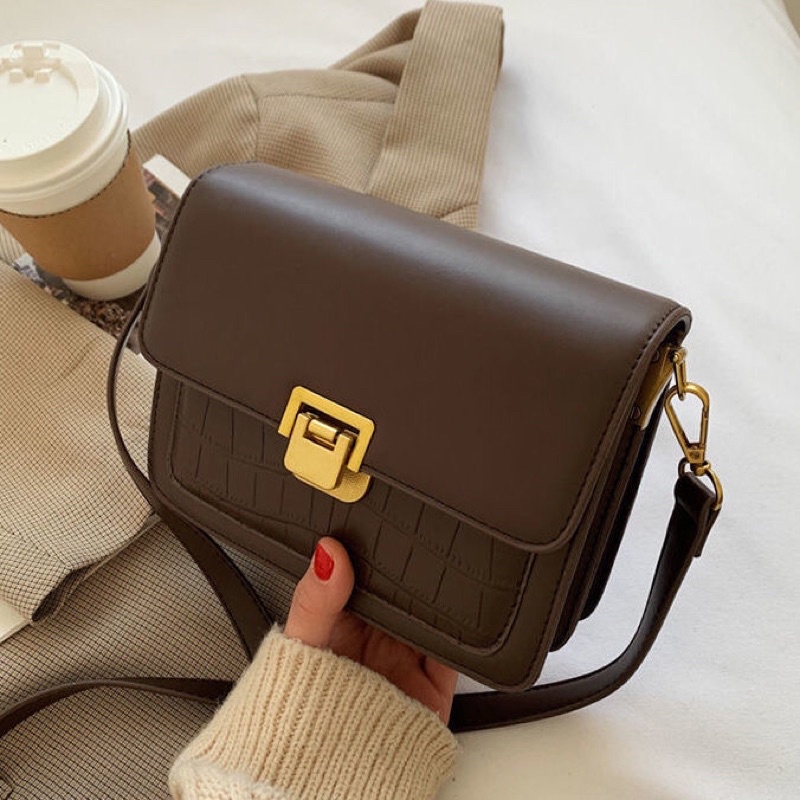 Túi xách đeo chéo quai da basic màu nâu