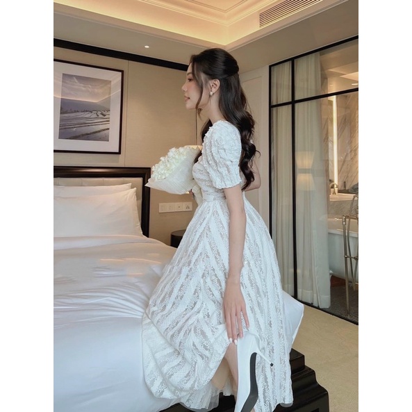 Váy nữ ren viền ngực khoét lưng buộc dây chiết eo xoè trắng