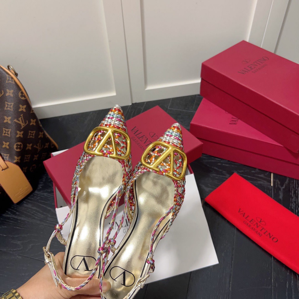 Sandal Cao Gót Hở Ngón Mũi Nhọn Thiết Kế Mới Thời Trang Dành Cho Năm 2023