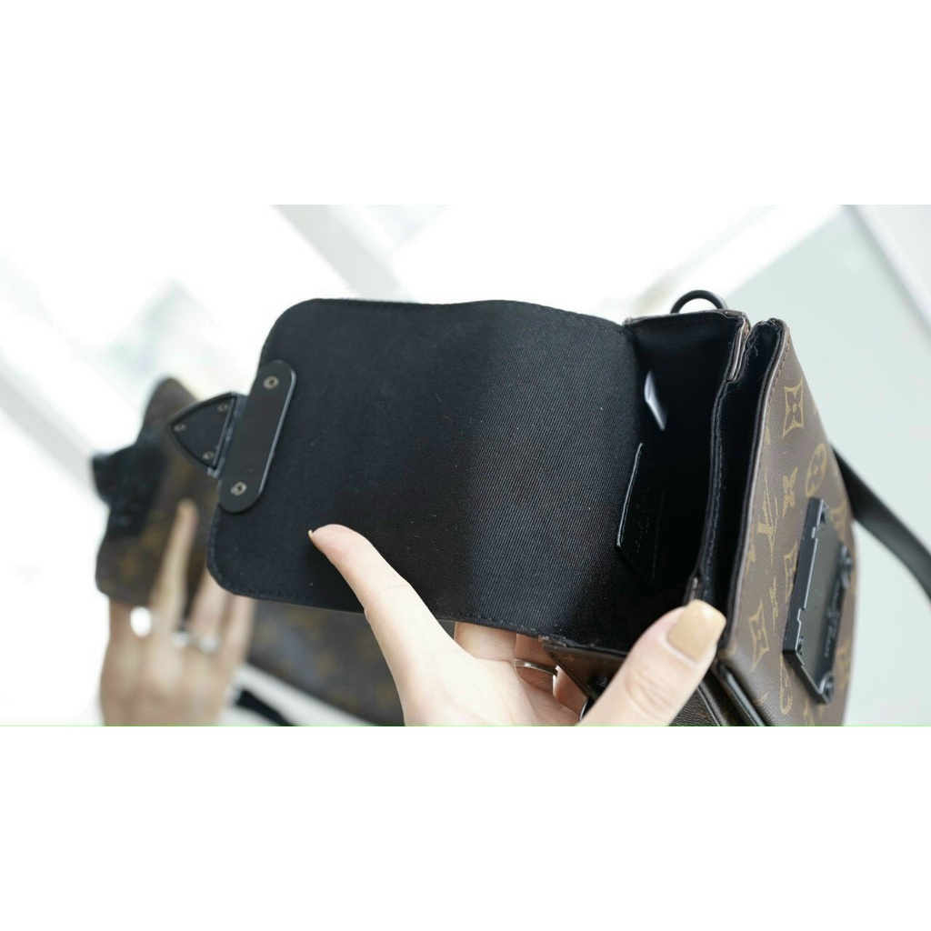 Túi LV đeo điện thoại nam