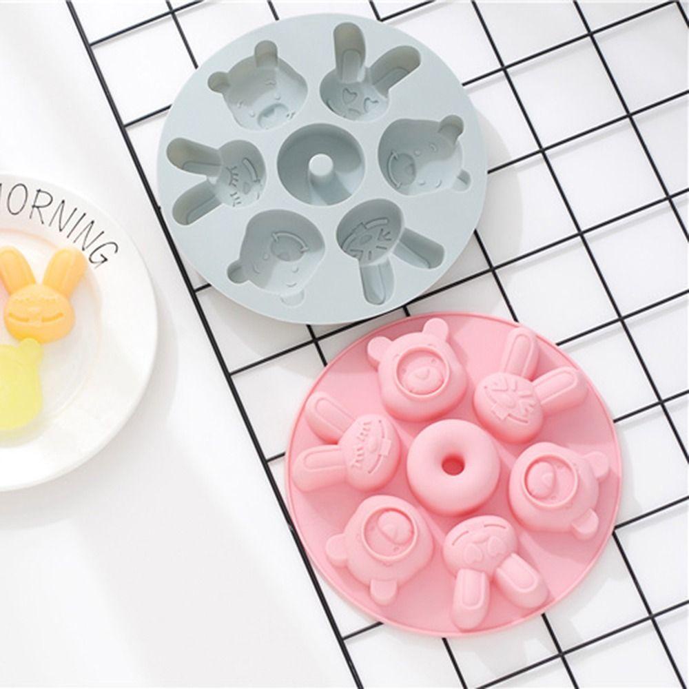 Khuôn Silicone Làm Xà Phòng 7 Ngăn Tạo Hình Lễ Phục Sinh