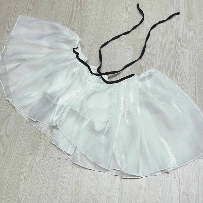 Áo kiểu bẹt vai voan kính form xoè