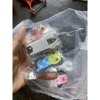 bấm móng tay trẻ em