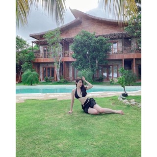 Bikini mặc được 2 kiểu áo. Chuẩn QCCC