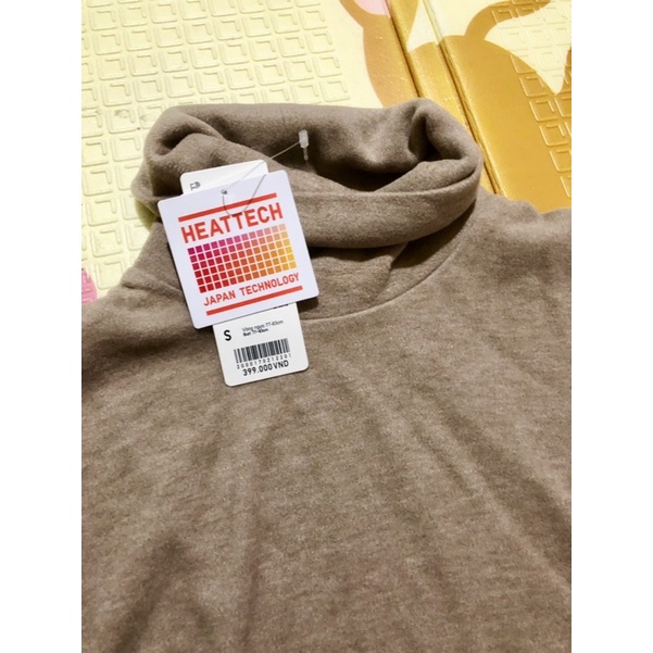 Thanh lý áo lông cừu uniqlo