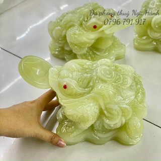 Thiềm thừ phong thủy , cóc ngậm tiền đá ngọc hoàng long & đá ngọc xanh pakistan - dài 20cm , nặng 3,5kg