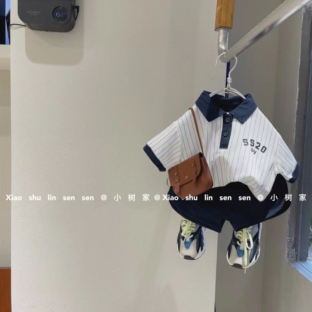 Bộ Đồ Ngắn Tay Hoa Văn Kẻ Sọc Thời Trang Mùa Hè Hàn Quốc Dành Cho Bé Trai