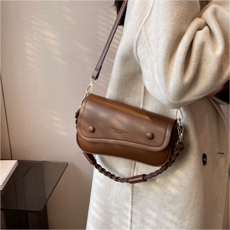 Túi xách nữ đeo chéo dáng yên ngựa quai sam cực đẹp chất da cao cấp Capucha T265