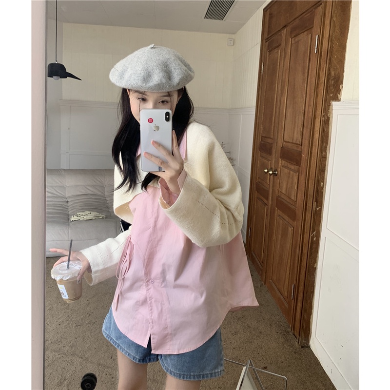 Set áo sơ mi và áo len ngoài màu xanh, hồng