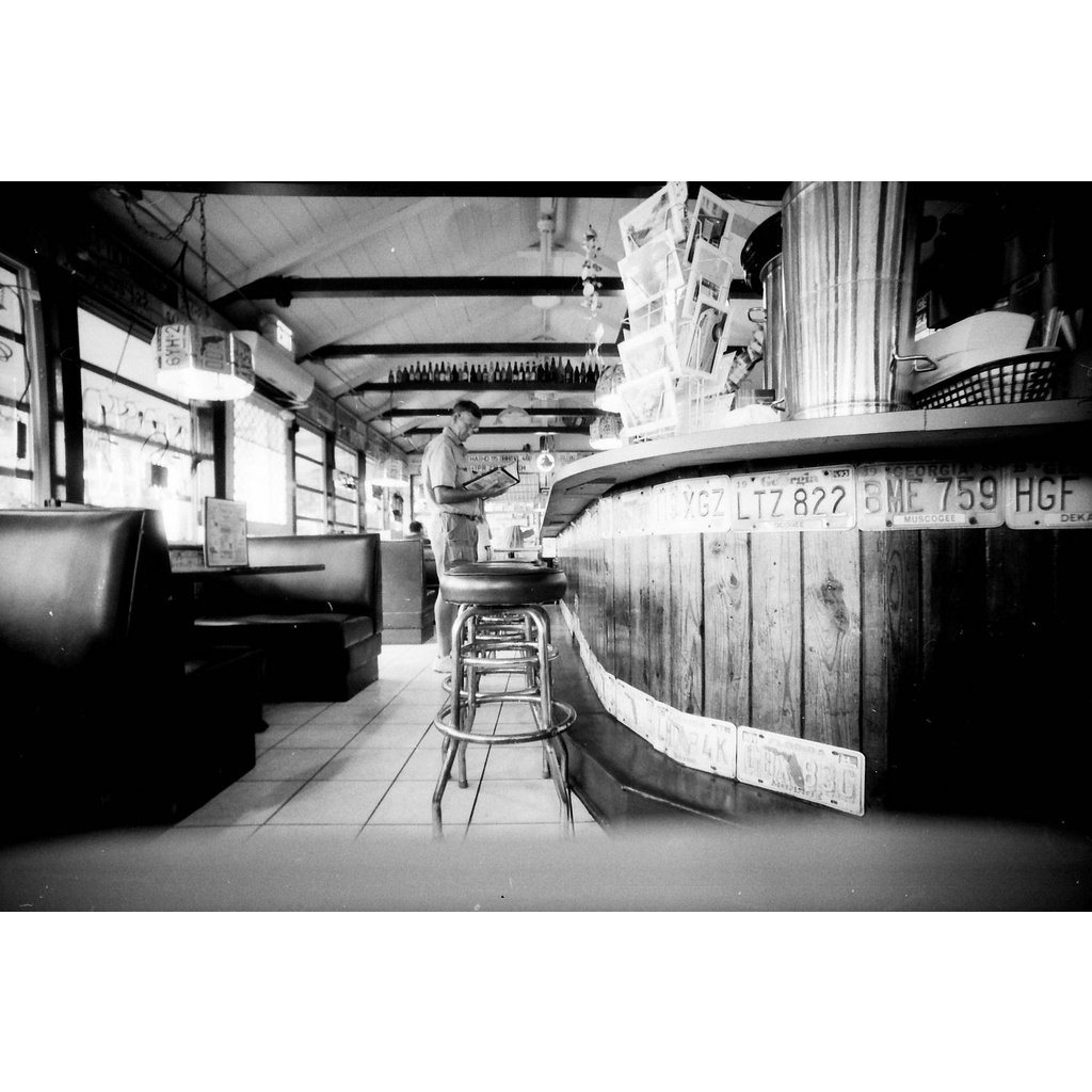 Phim Kentmere Pan ISO 100, Đen Trắng B&W, 120 x 12 Kiểu Vuông, In Date Cho Máy Chụp Ảnh Film - LIIQ Flash