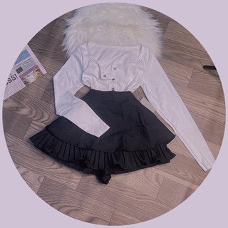 Set váy xếp li 2 tầng + áo cổ vuông gài nút tay dài